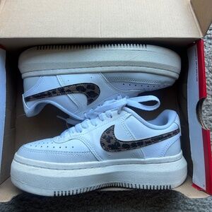 Nike Womens Court Vision Alta ‘Leopard’ Size 6